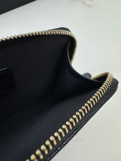 CHANEL L型拉鏈卡包 雕刻菱格扣