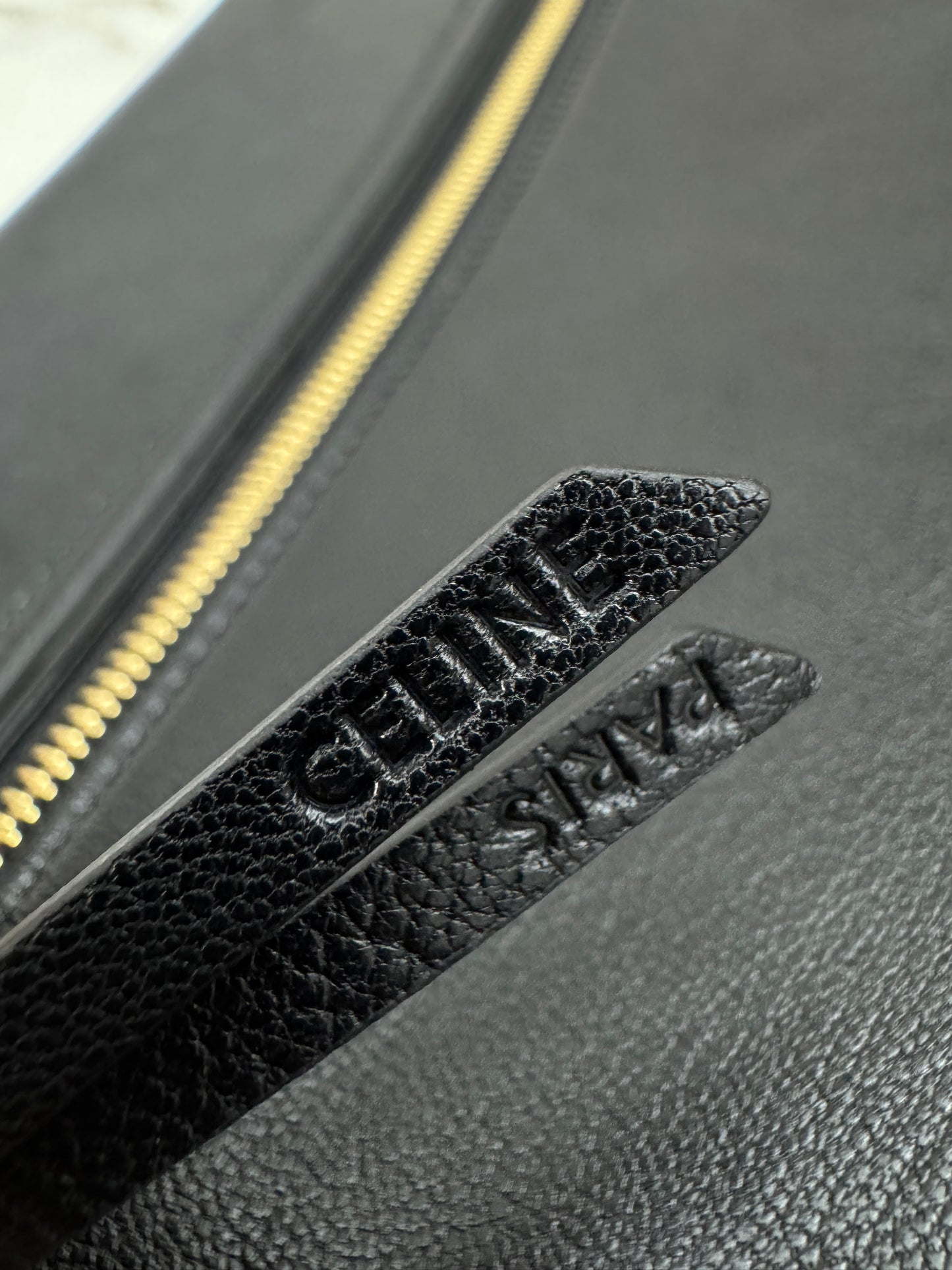 CELINE Soft Triomphe Half Moon 黑色
