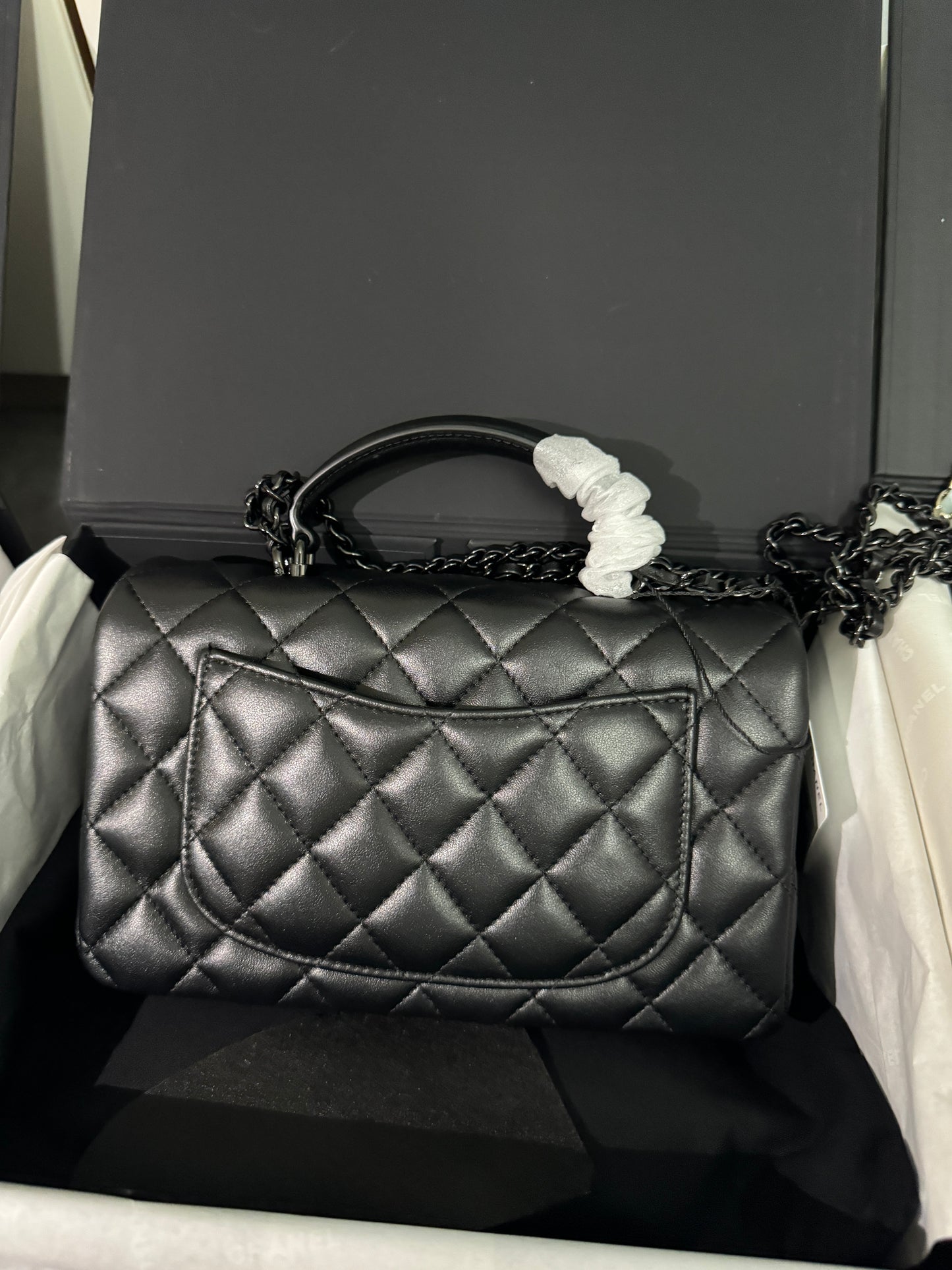 CHANEL 24A mini cf with top handle so black