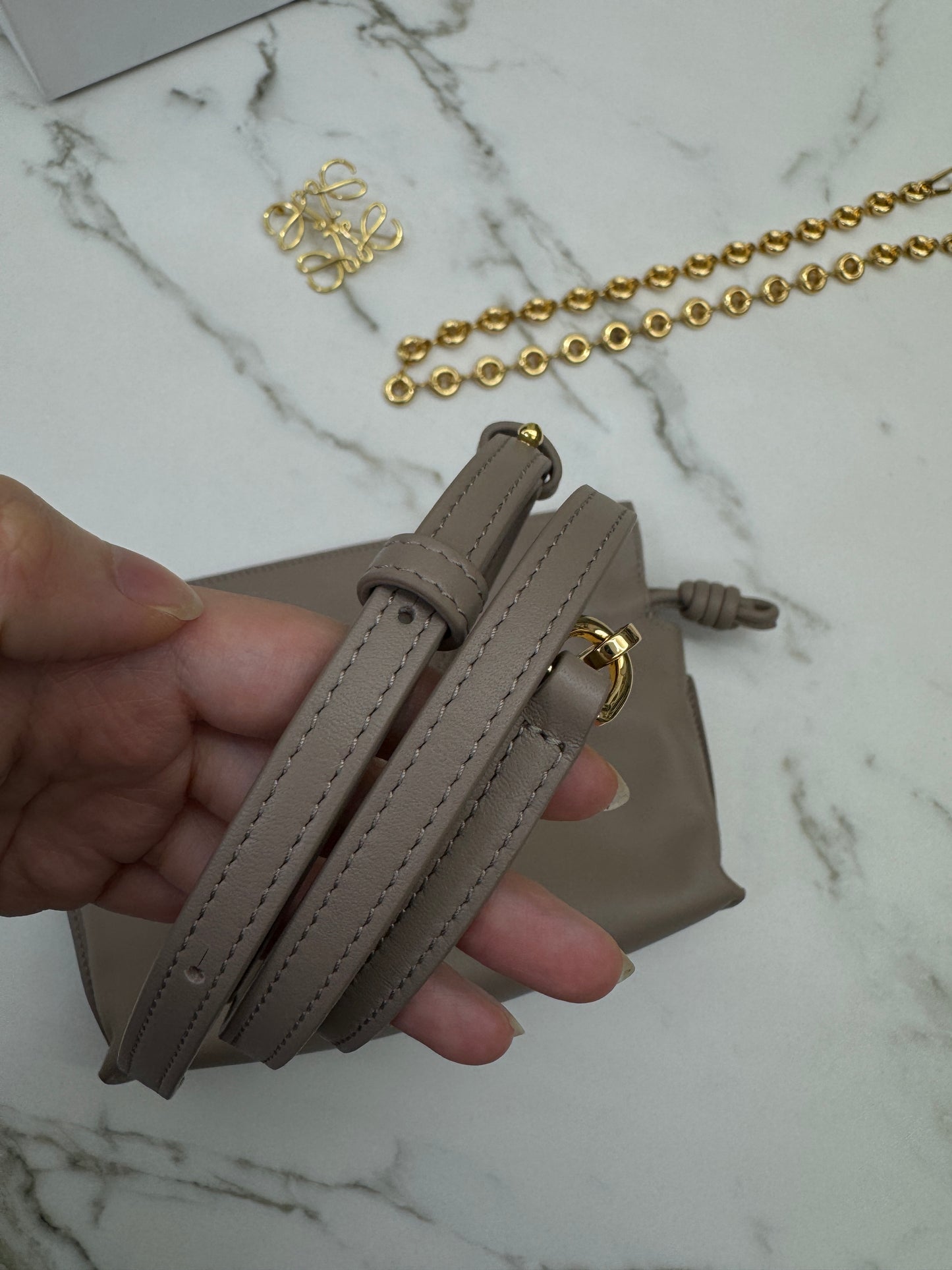 LOEWE Mini Flamenco Purse 沙色 Sand【另加胸針和甜甜圈鏈條】