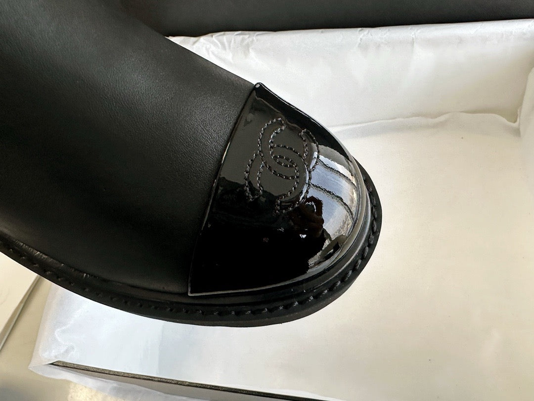 CHANEL 厚底切爾西 Chelsea Boots 漆皮拼牛皮