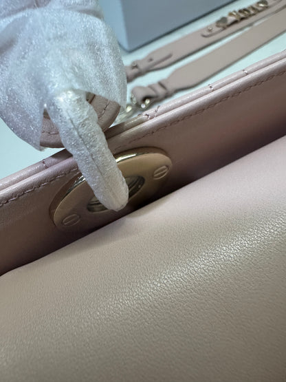 DIOR Lady Dior Small 胭脂粉