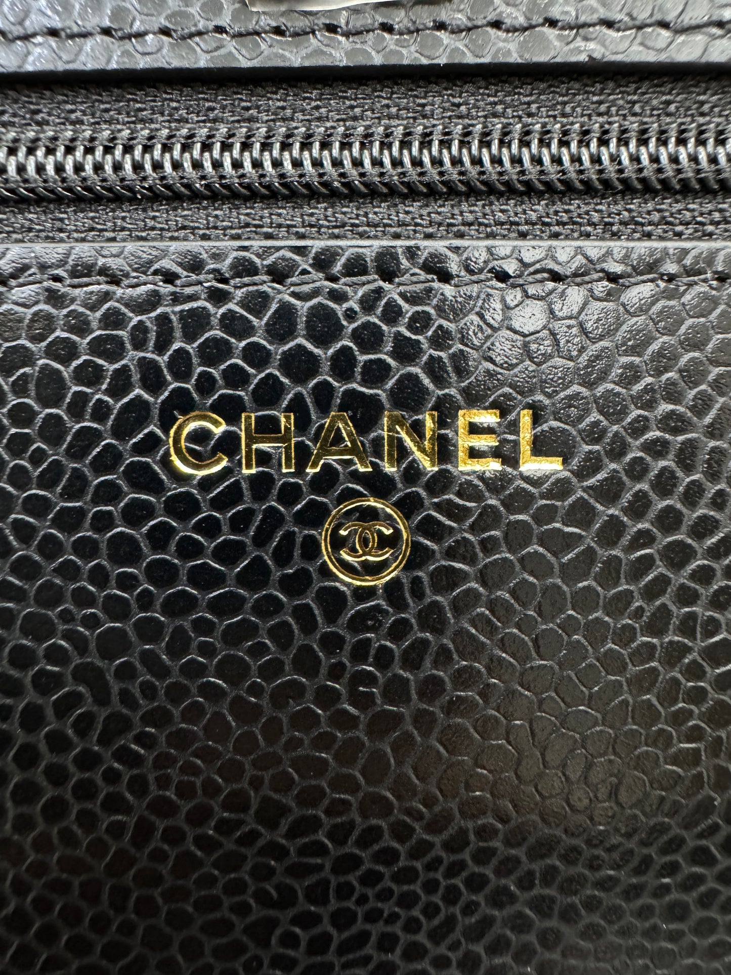 CHANEL Wallet On Chain 黑金牛 新版旋轉扣woc