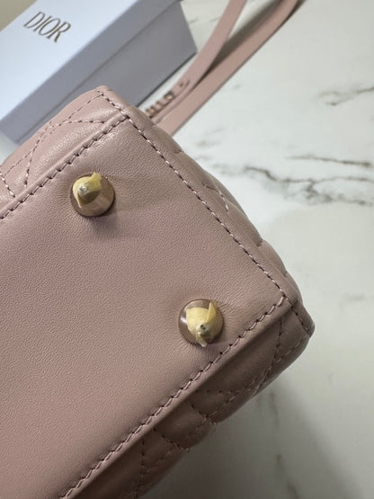 DIOR Lady Dior Small 胭脂粉