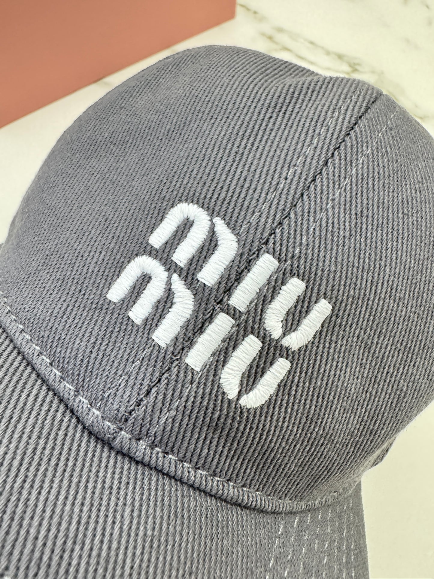 MIU MIU 深灰色 索繩鴨舌帽