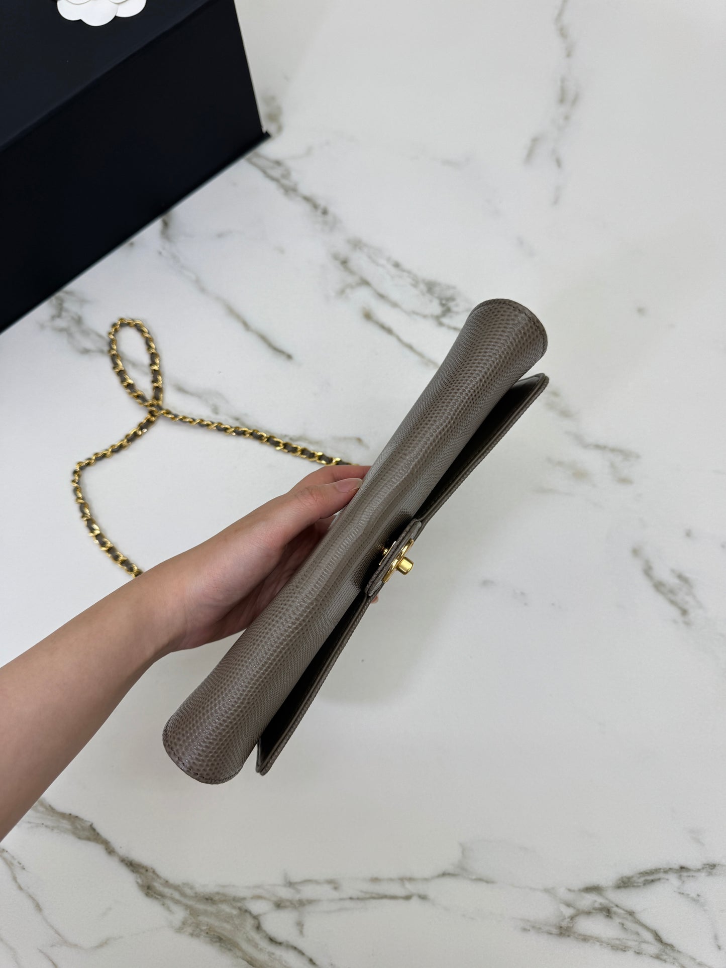 CHANEL 26A 蜥蜴壓紋 灰色Clutch