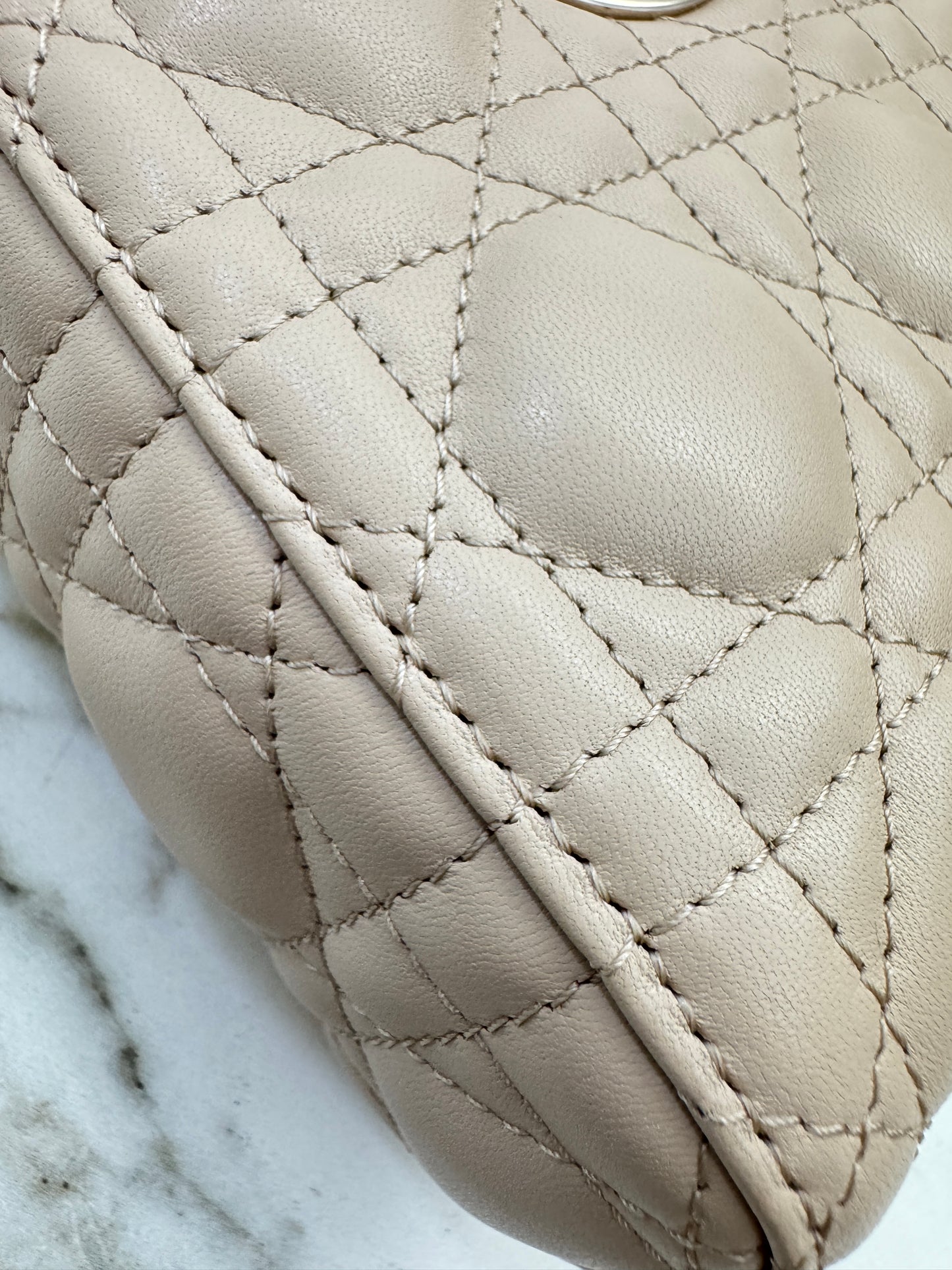 DIOR D-Joy Small 胭脂米 Powder Beige￼