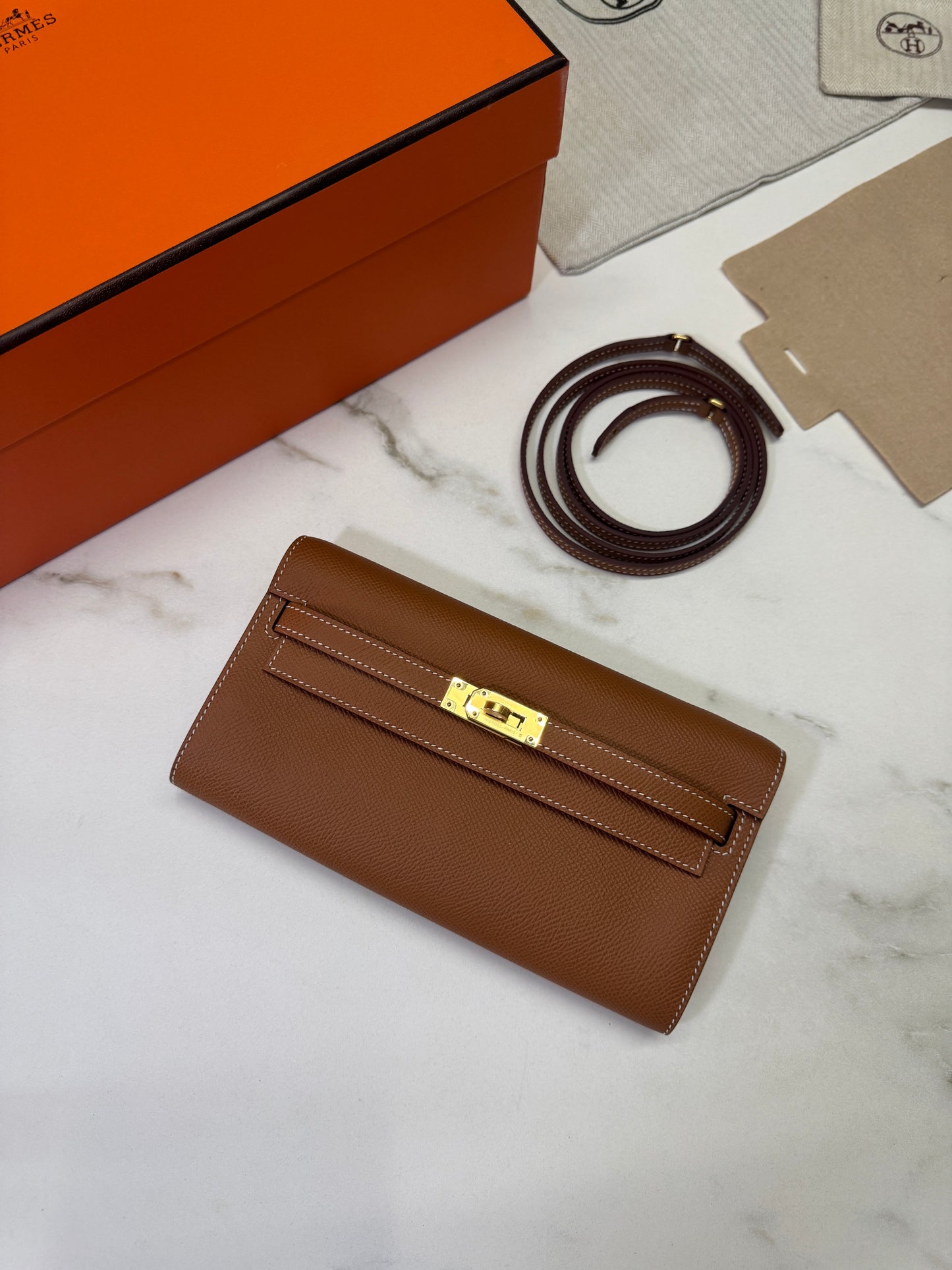 HERMES Kelly to-go 金棕色金扣 Epsom Gold GHW