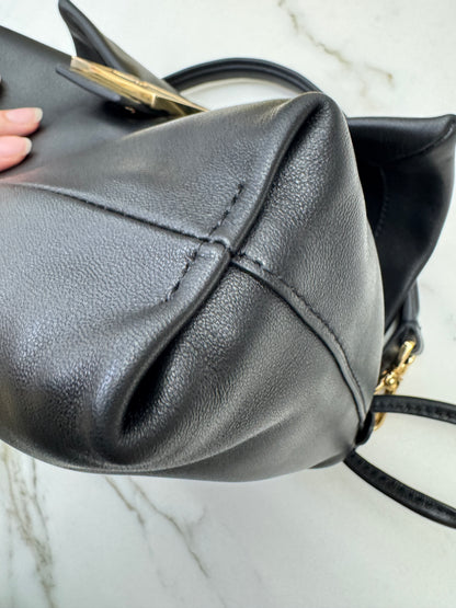 FENDI Mamma Baguette 黑色 Medium