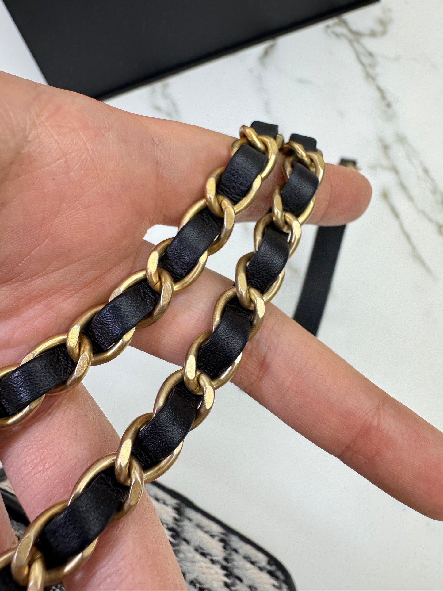 CHANEL 22K 郵差豆腐包 漸變Tweed