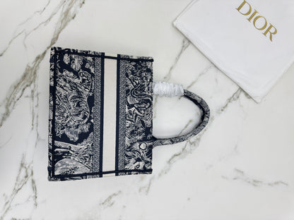 DIOR Book Tote Toile de Jouy Reverse Small