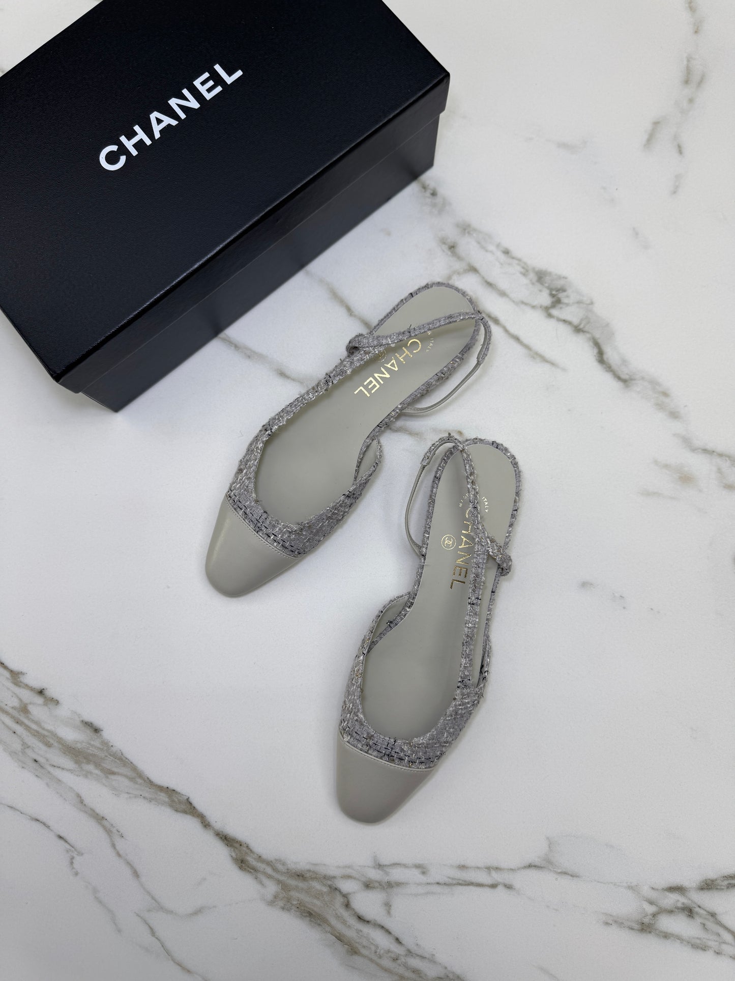 CHANEL 25B 灰白色金絲線Tweed Slingback
