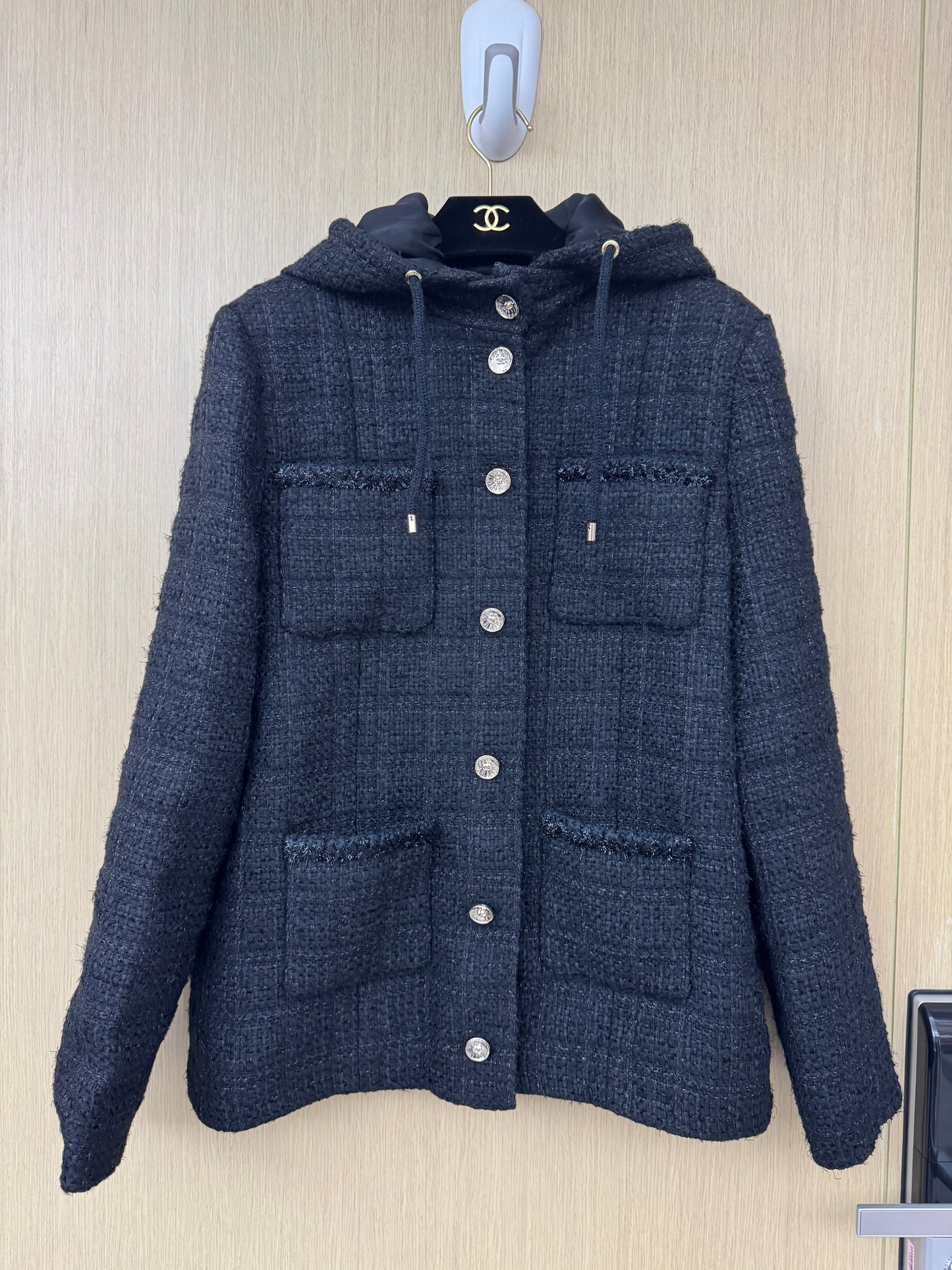 CHANEL 25B Tweed 連帽外套【Jennie同款】