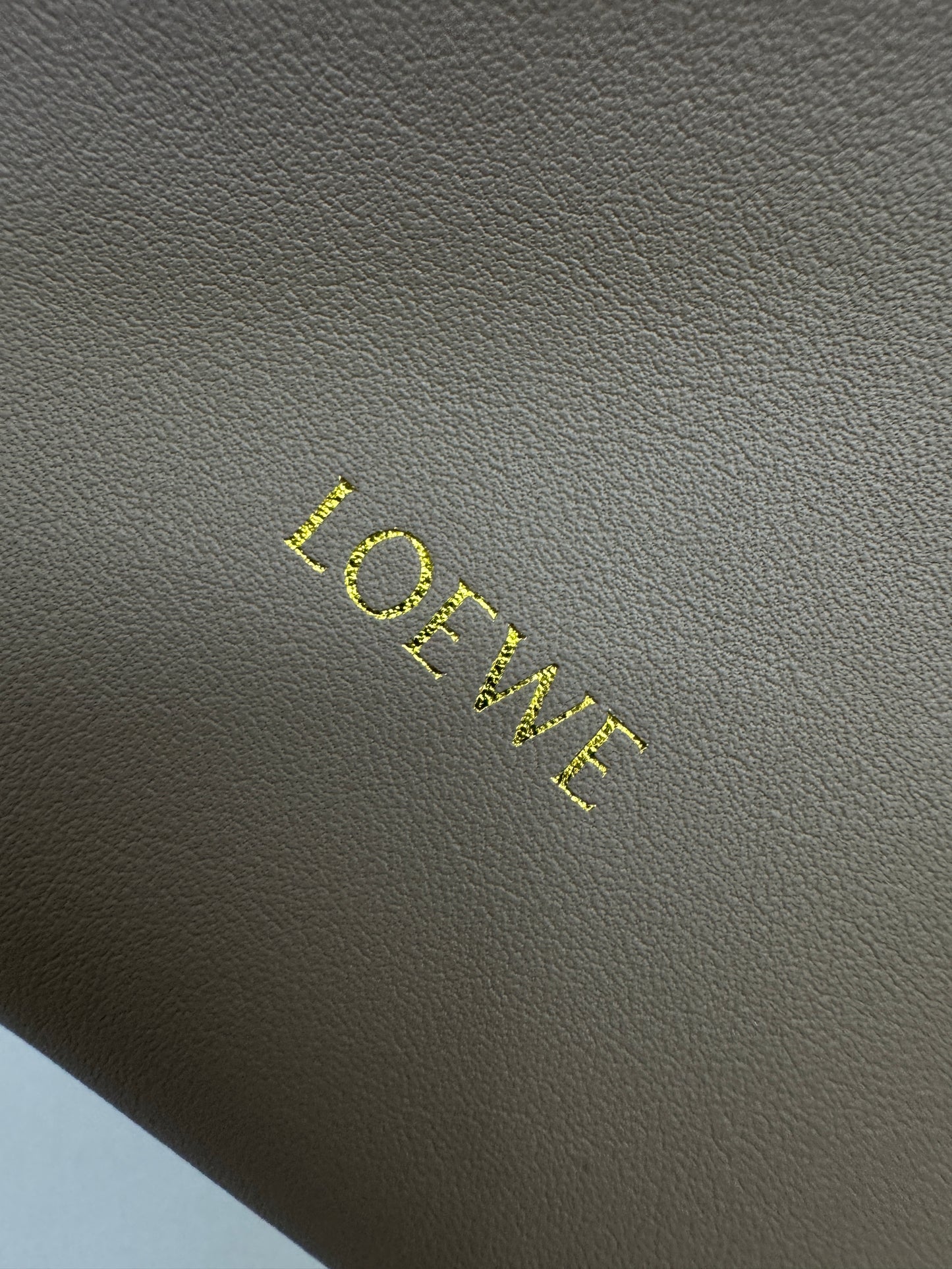 LOEWE Mini Flamenco Purse 沙色 Sand【另加胸針和甜甜圈鏈條】