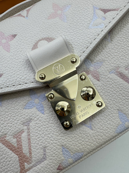 LV Pochette Metis East-West 漸變紫