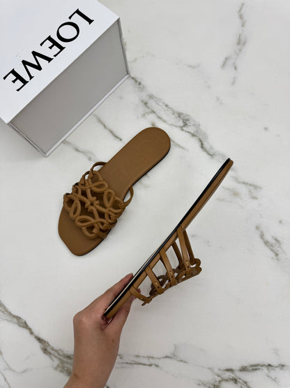 LOEWE Anagram Sandals 卡其棕