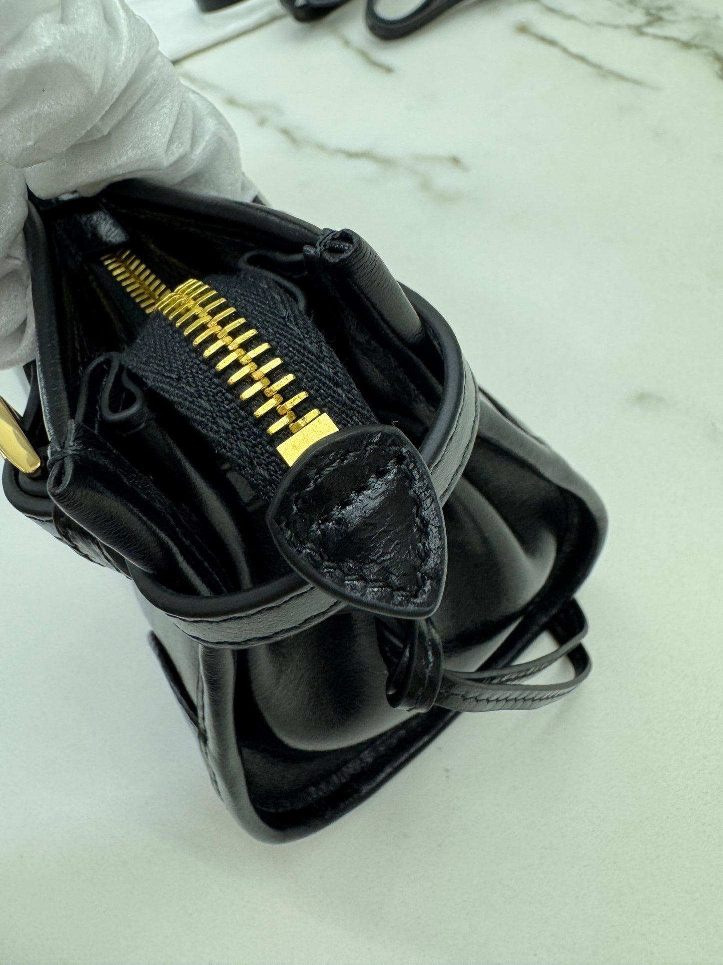 PRADA Mini Bonnie 油蠟牛皮