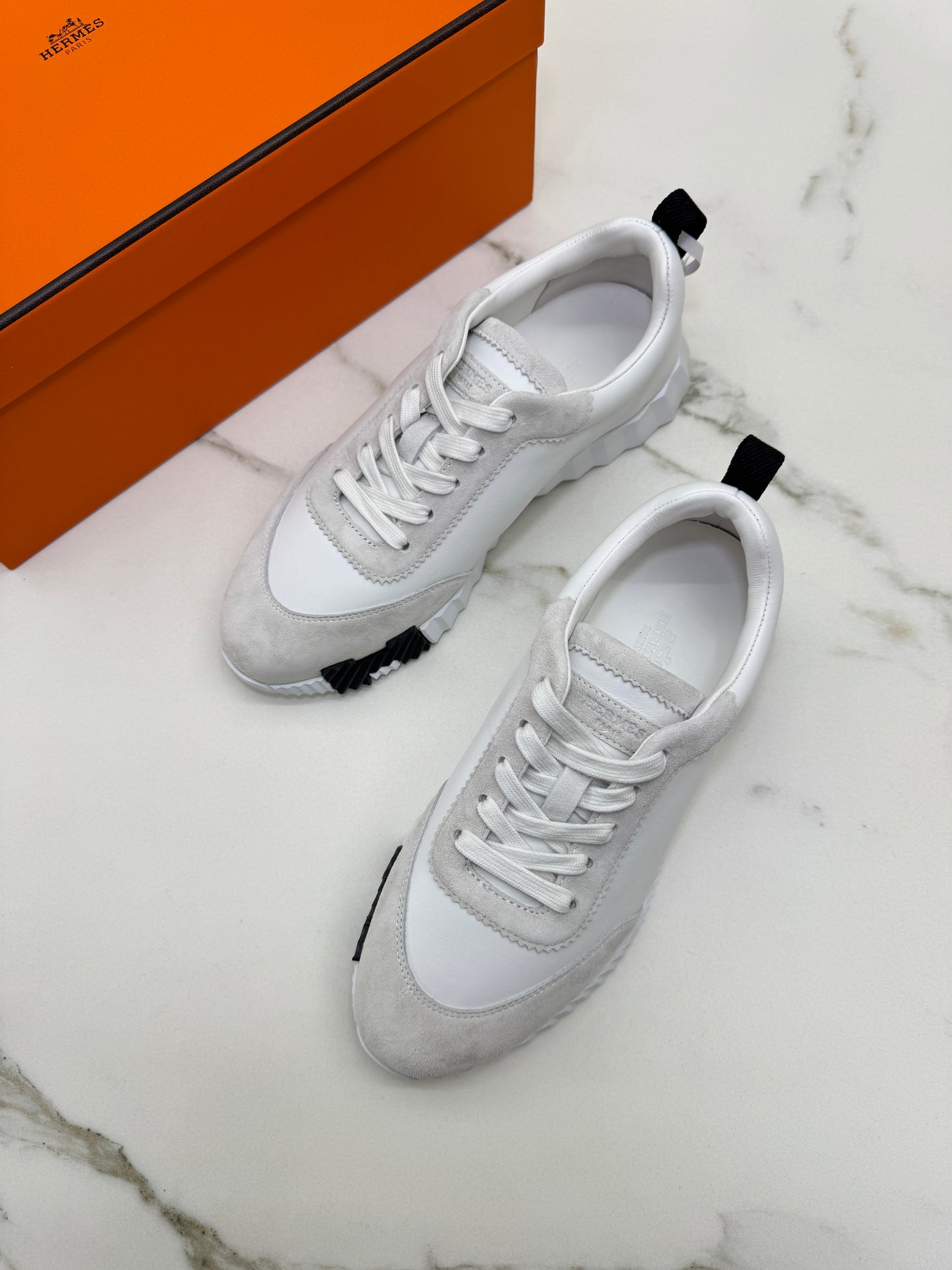 HERMES Bouncing 皮款白色