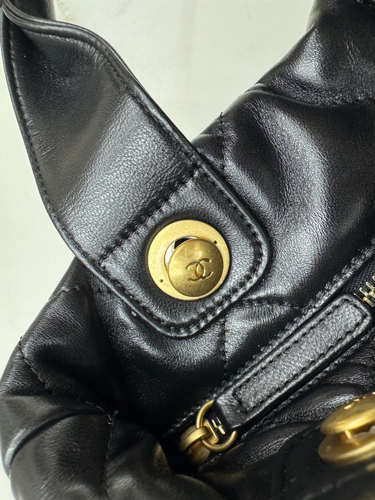 CHANEL 25K 蝴蝶包 綿羊皮 Medium