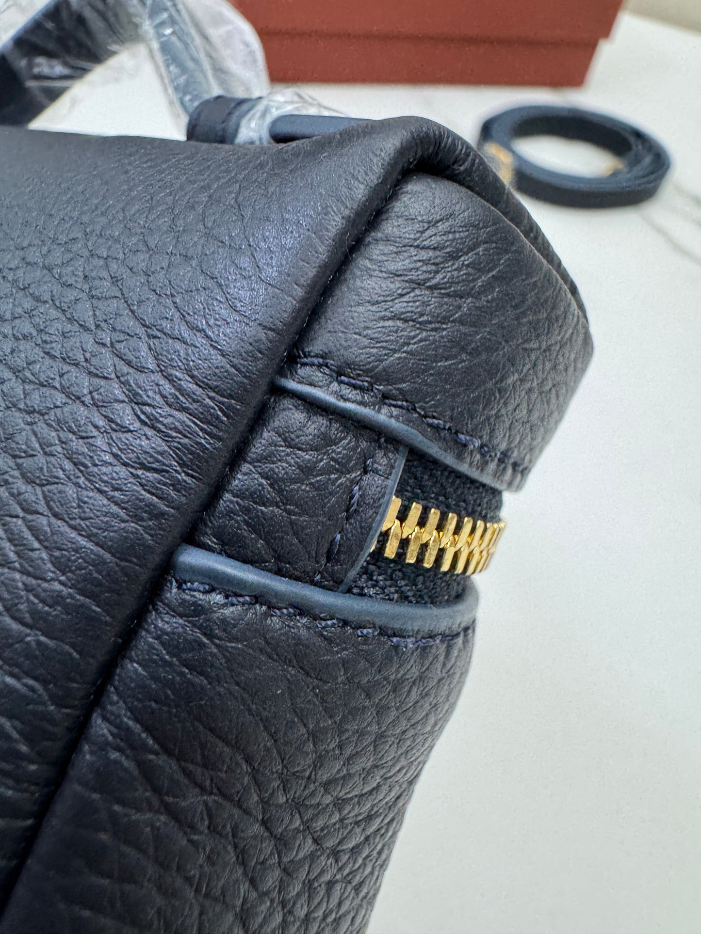 LORO PIANA Extra Pocket 19 海軍藍金扣