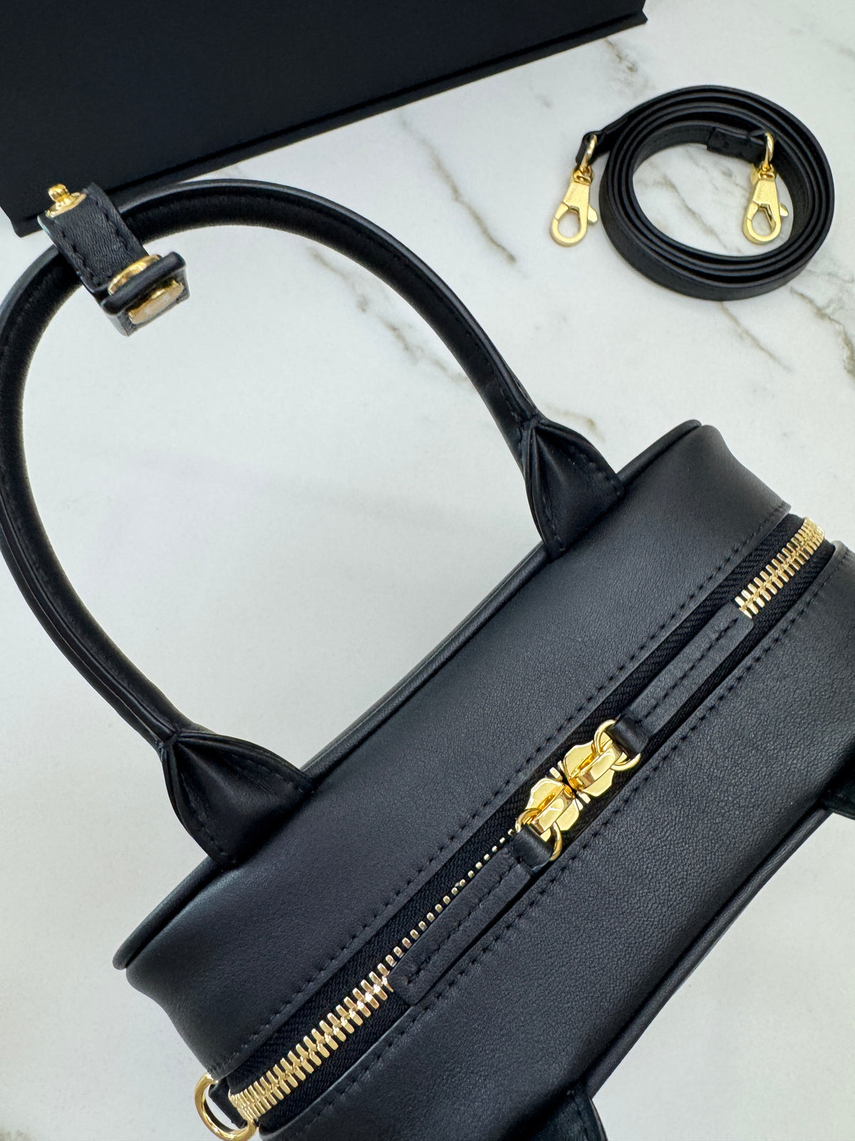 CHANEL 26A Mini 保齡球包 黑色
