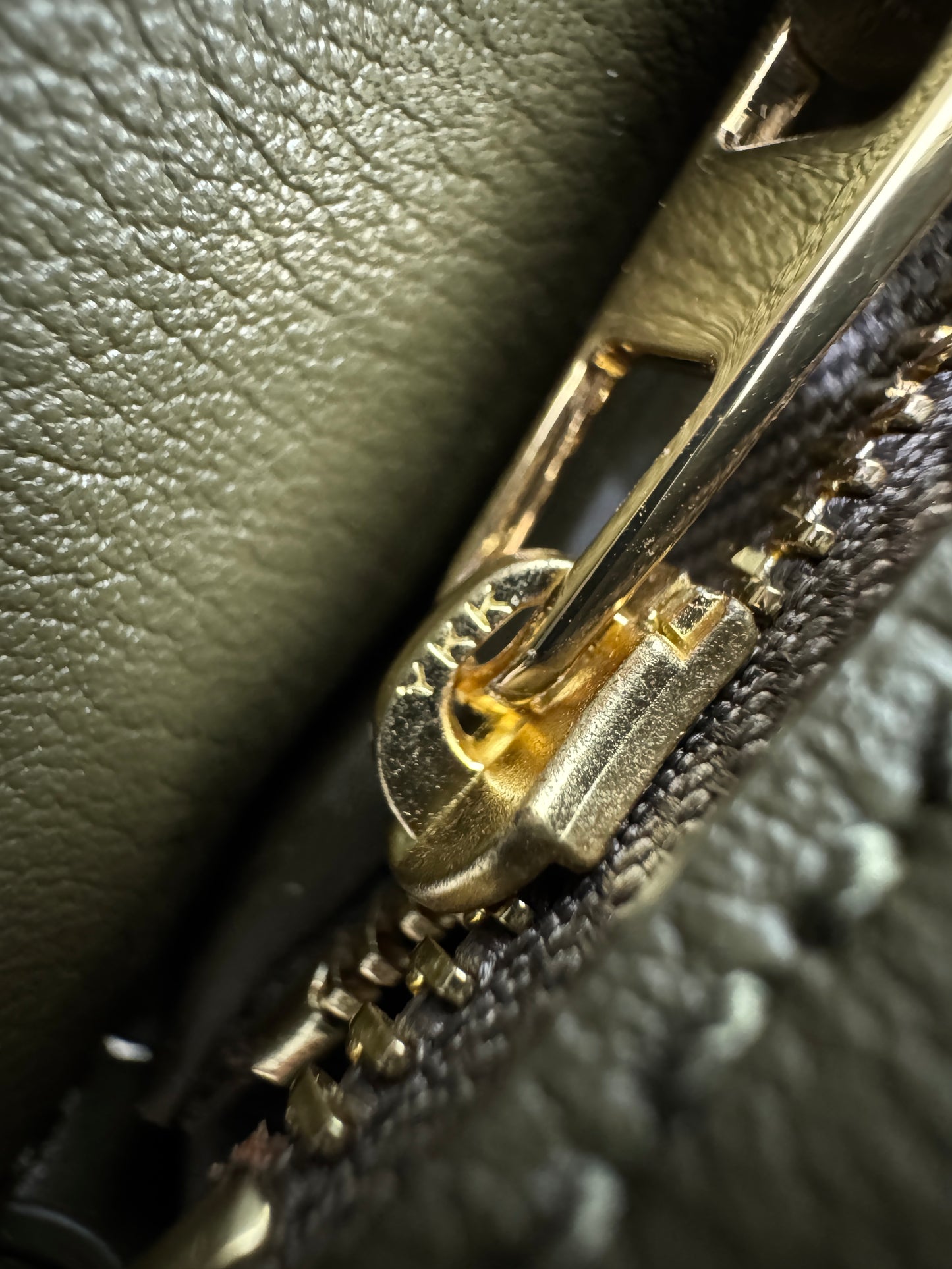 LOEWE Mini Puzzle 深卡其綠