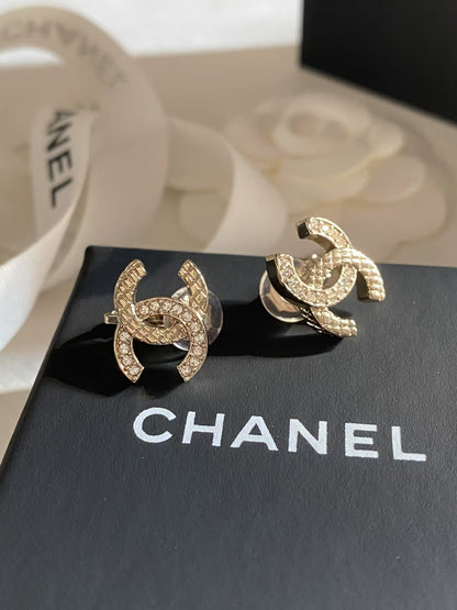 CHANEL 耳夾款