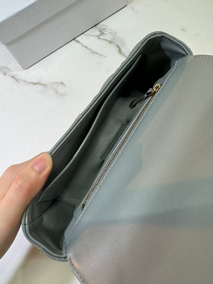 DIOR Caro 石灰色 小號