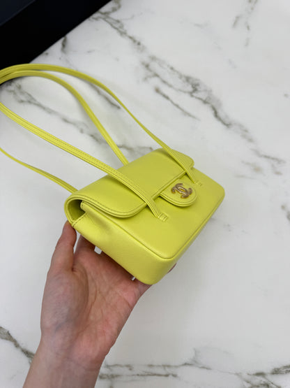 CHANEL Mini Preppy Coco 黃色