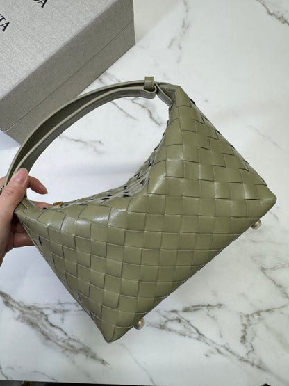 BV Wallace Travertine 洞石綠