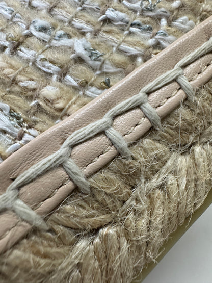 CHANEL 淺杏色軟呢漁夫鞋