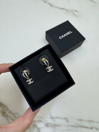 CHANEL 25B 黑色拼鑽迷你耳環