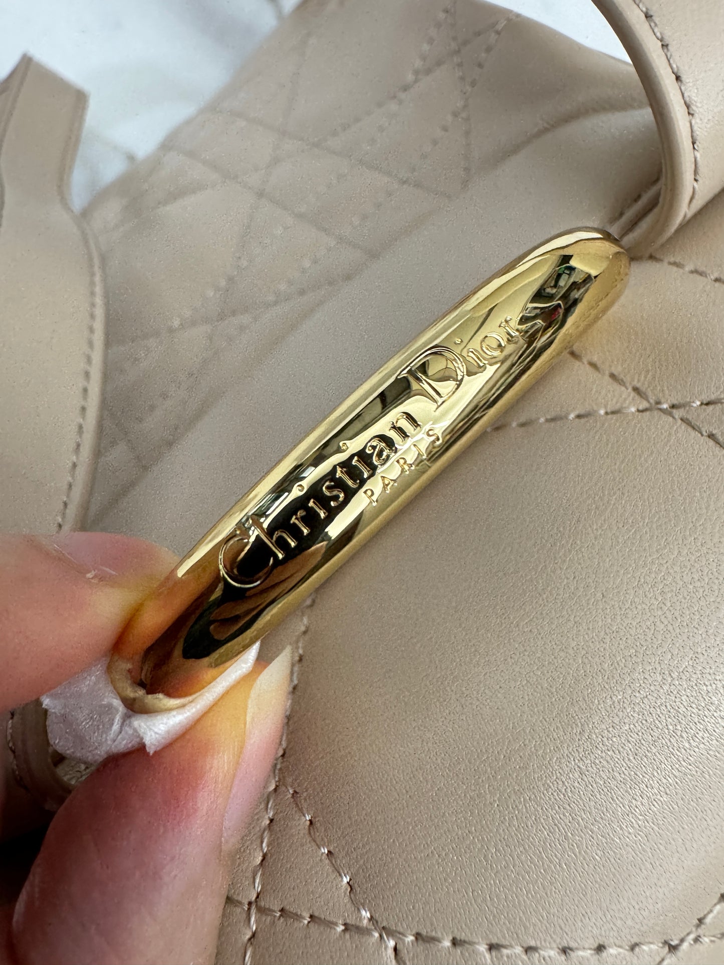 DIOR Caro Backpack Medium 奶茶色