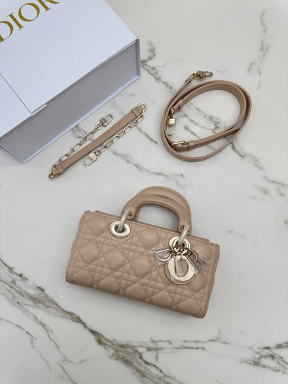 DIOR D-Joy Small 胭脂米 Powder Beige￼