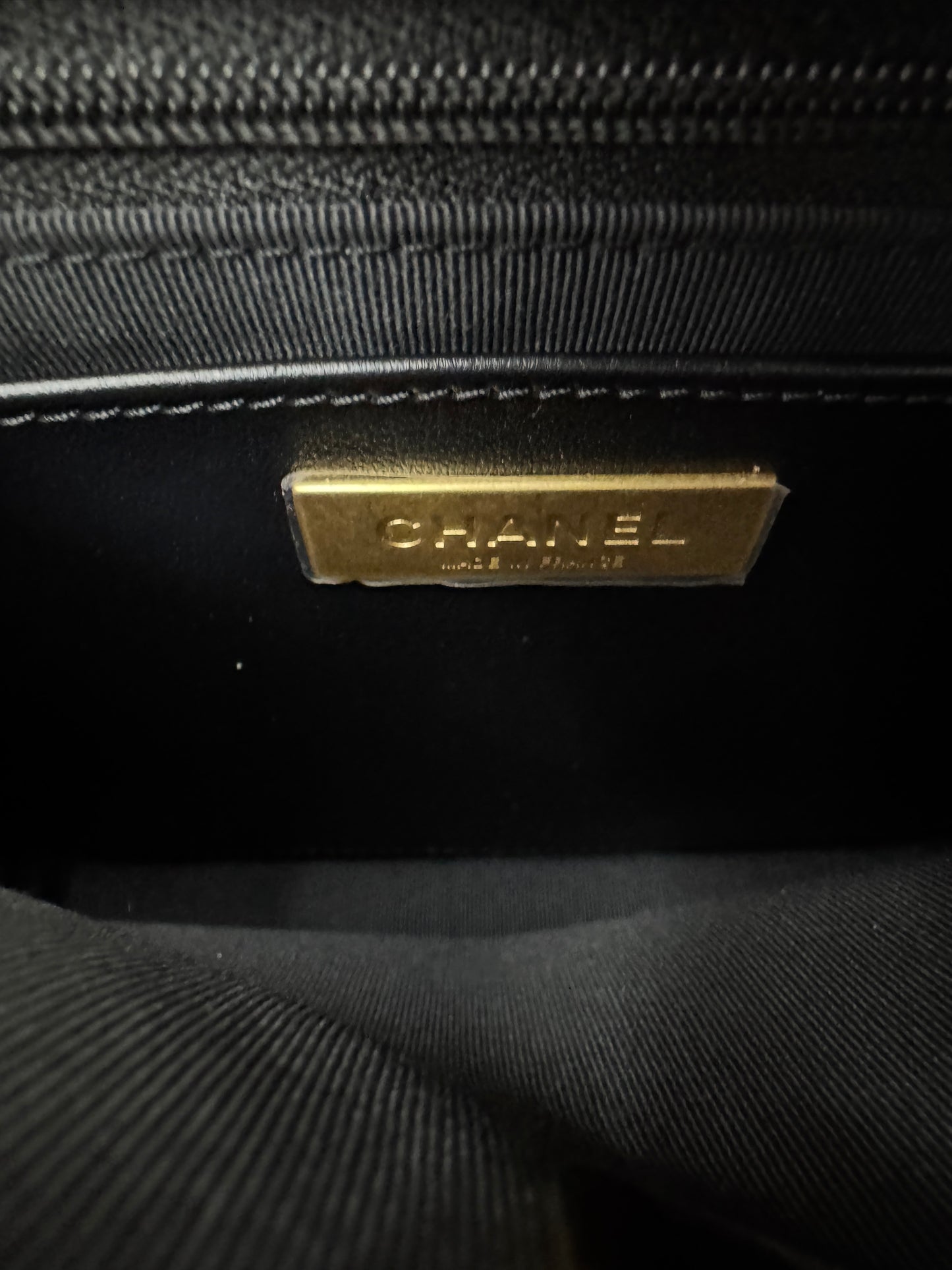 CHANEL 25B 四葉草郵差背包