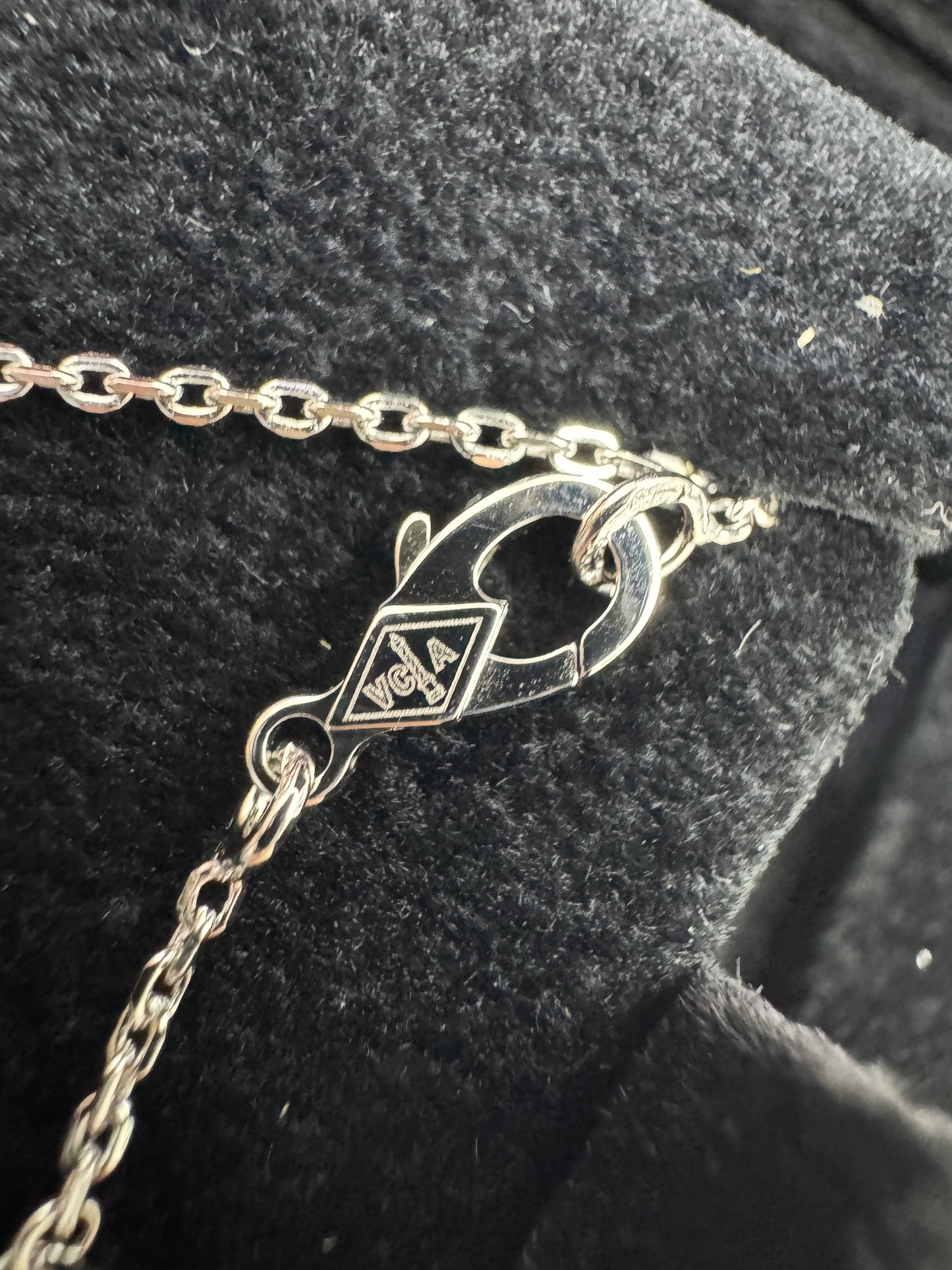 VCA Vintage Alhambra 白金色白貝母