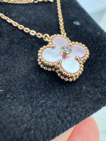 VCA Vintage Alhambra 2025 Holiday Pendant 粉貝母