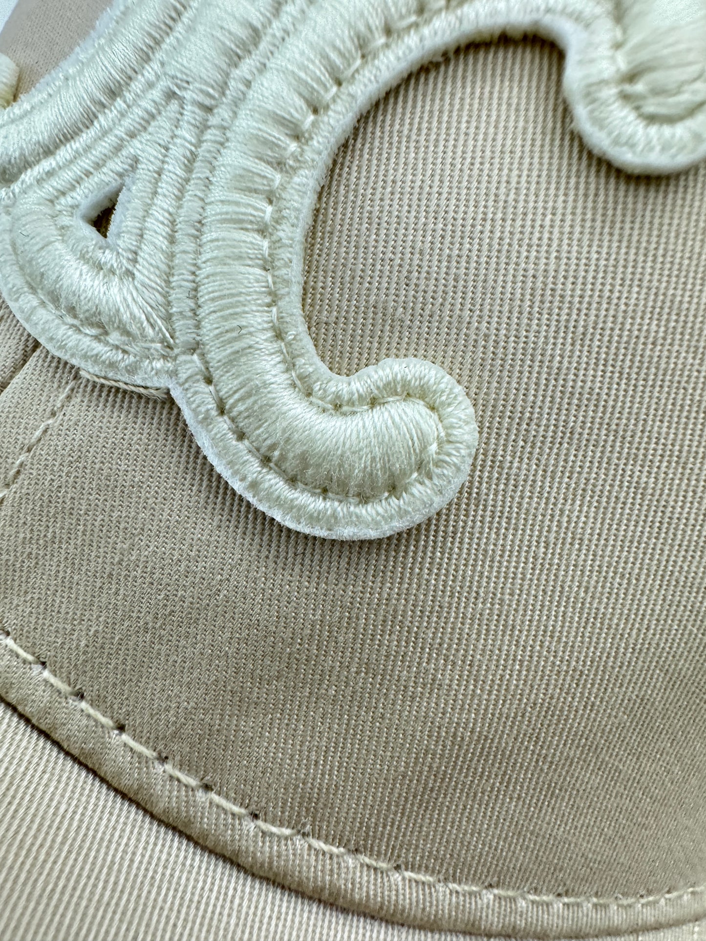 CELINE 凱旋門棒球帽 香草淺杏色