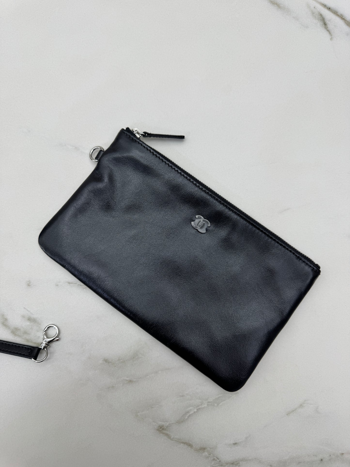 CHANEL 22Bag So Black Small