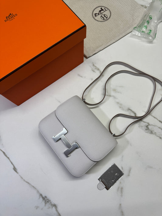 HERMES Mini Constance 奶灰色銀扣 Epsom M4 Gris Pale PHW