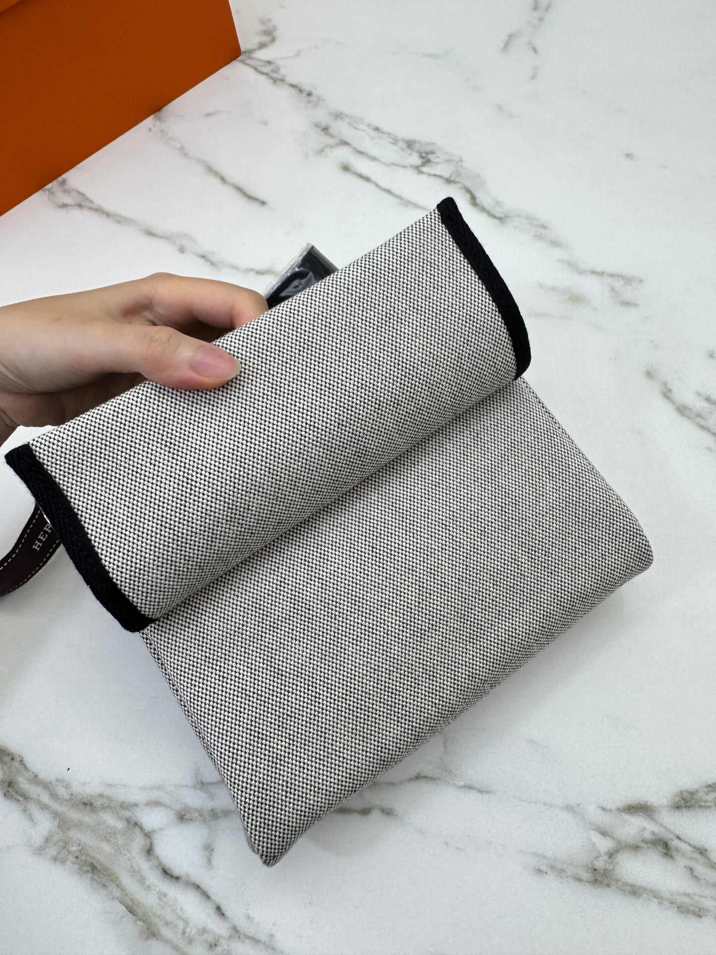 HERMES Mini Herbag 熊貓黑扣