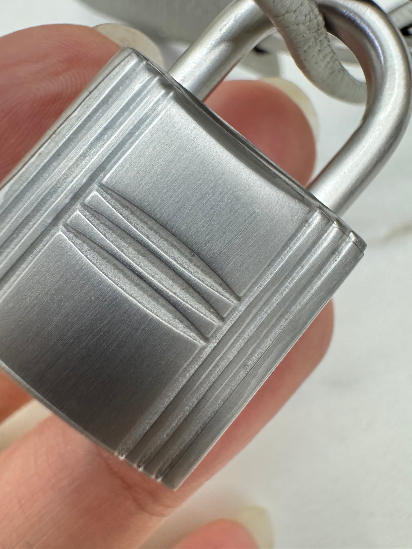 HERMES Birkin 30 SO 珍珠灰拼奶昔白山羊皮 拉絲銀扣 Chevre Mysore Gris Pearl x Craie