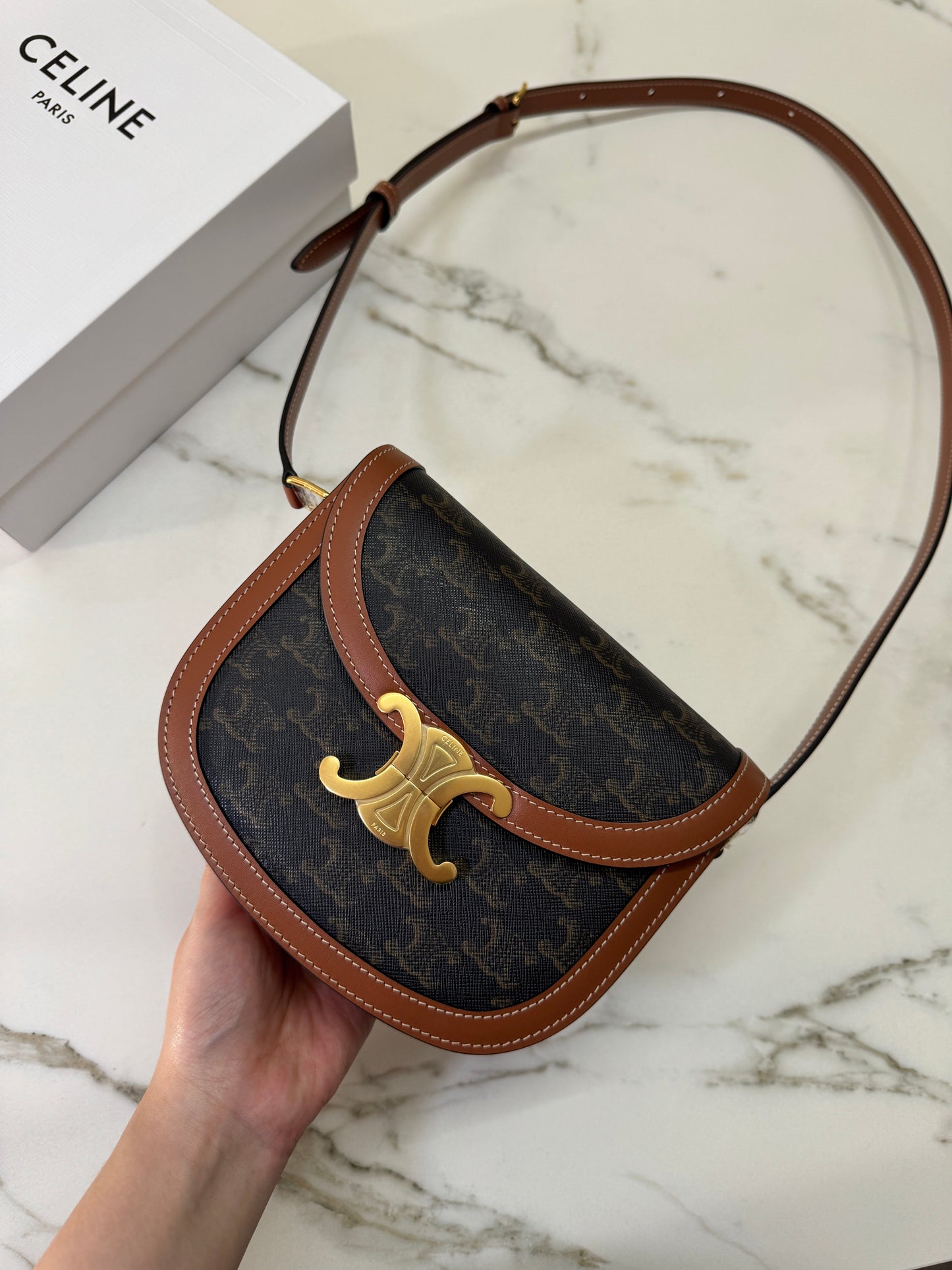 CELINE Triomphe Besace 凱旋門馬鞍包 老花Canvas