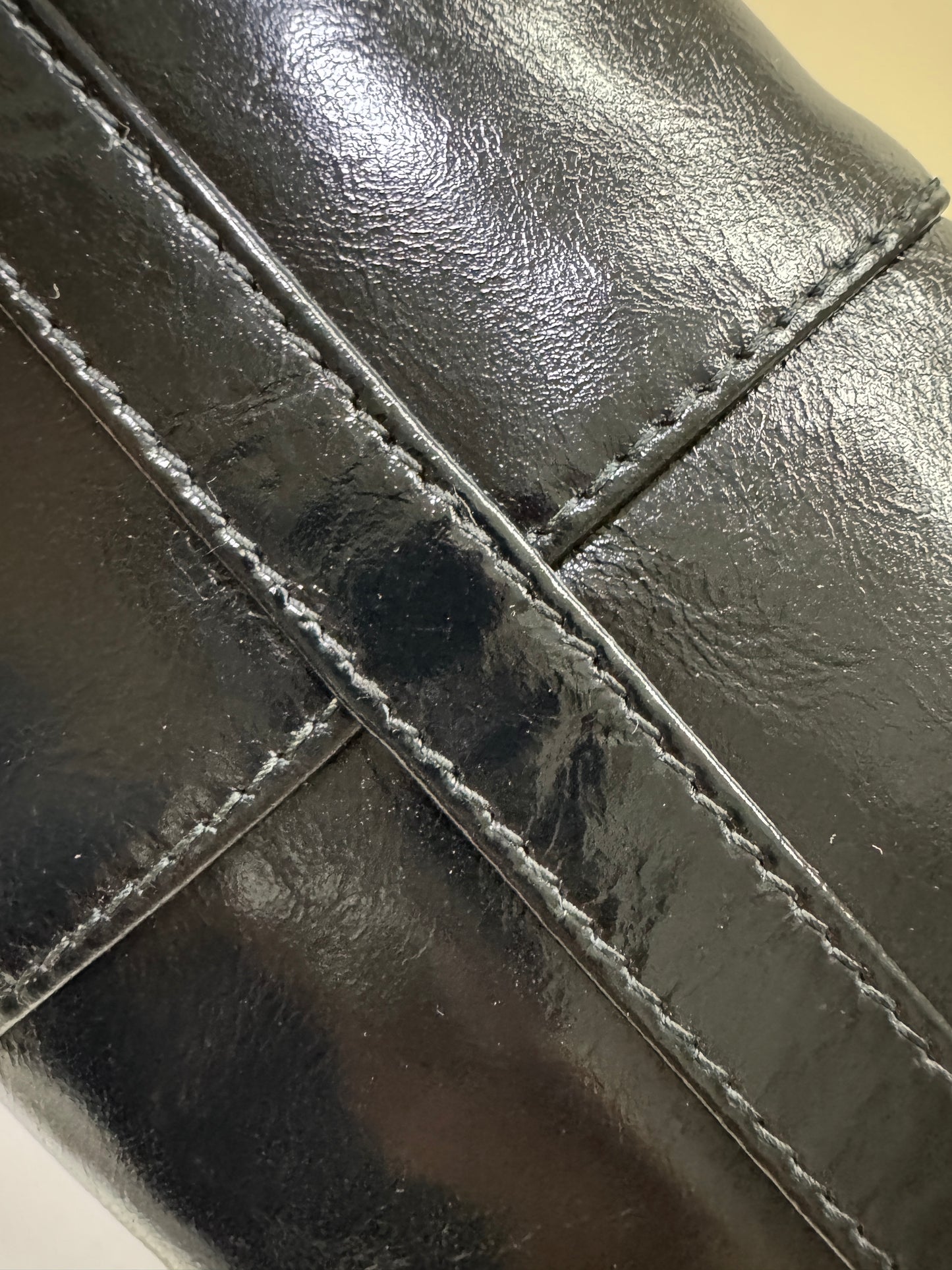 PRADA Soft Lux 中號 黑色