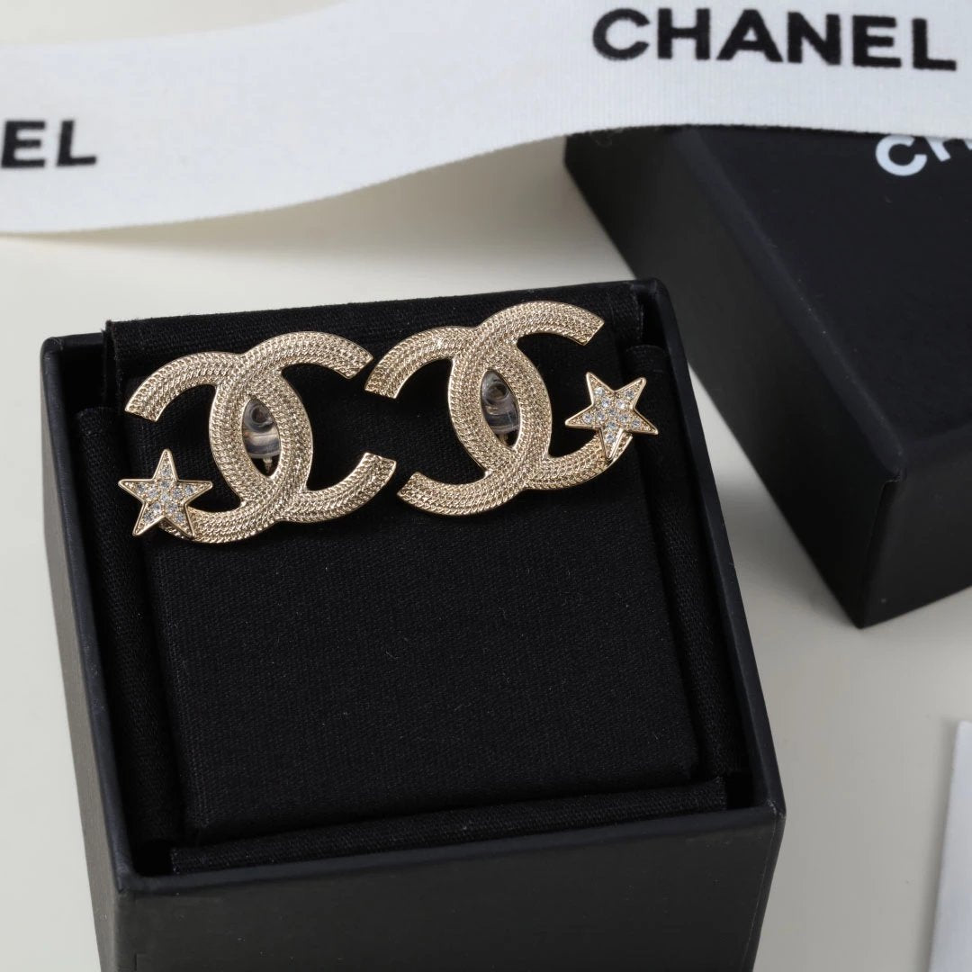 CHANEL 耳夾款