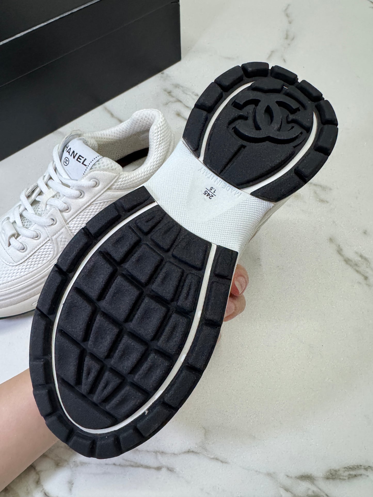 CHANEL 24S 純白運動鞋