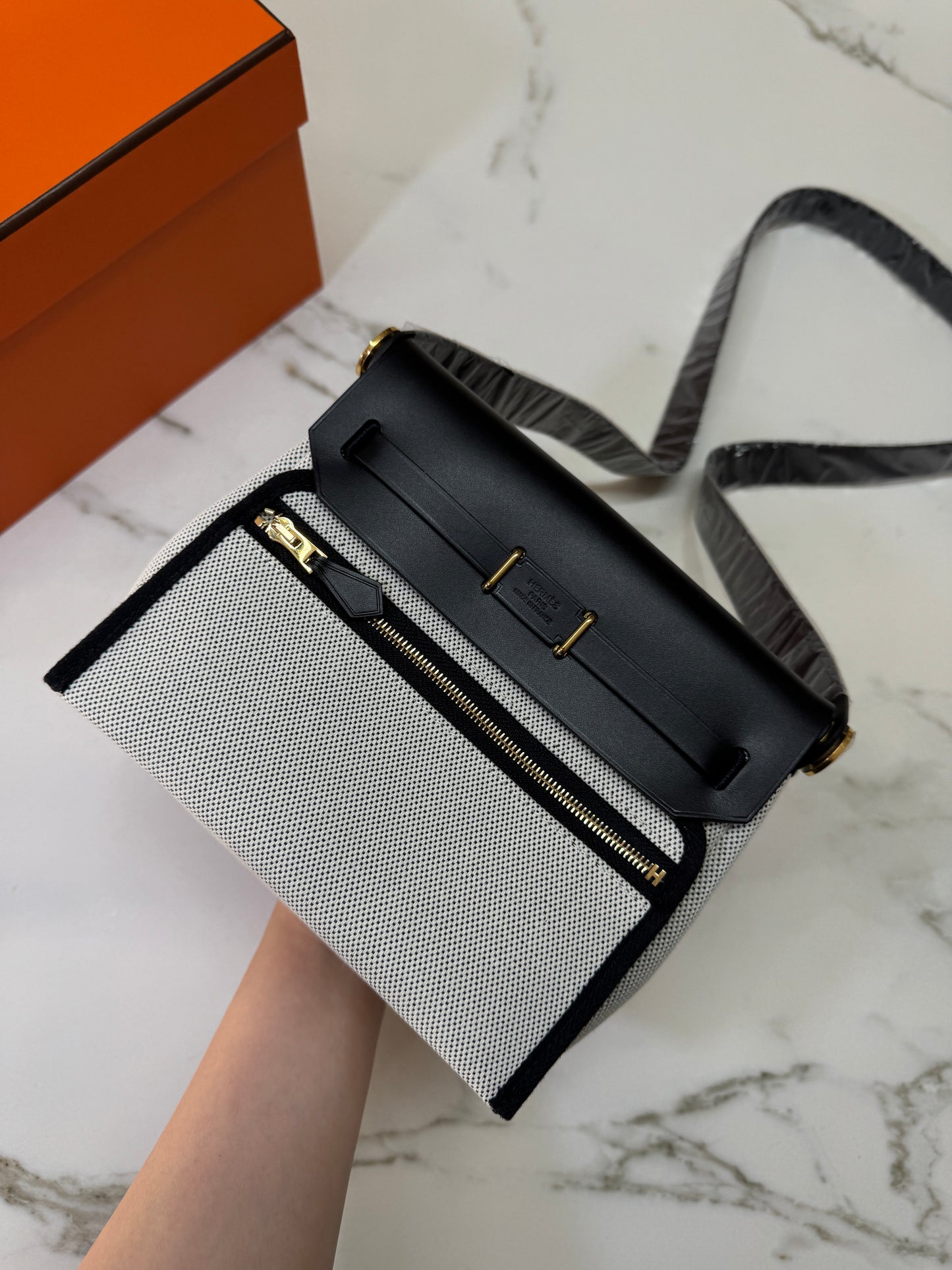 HERMES Mini Herbag 熊貓色 金扣 H Viking 帆布