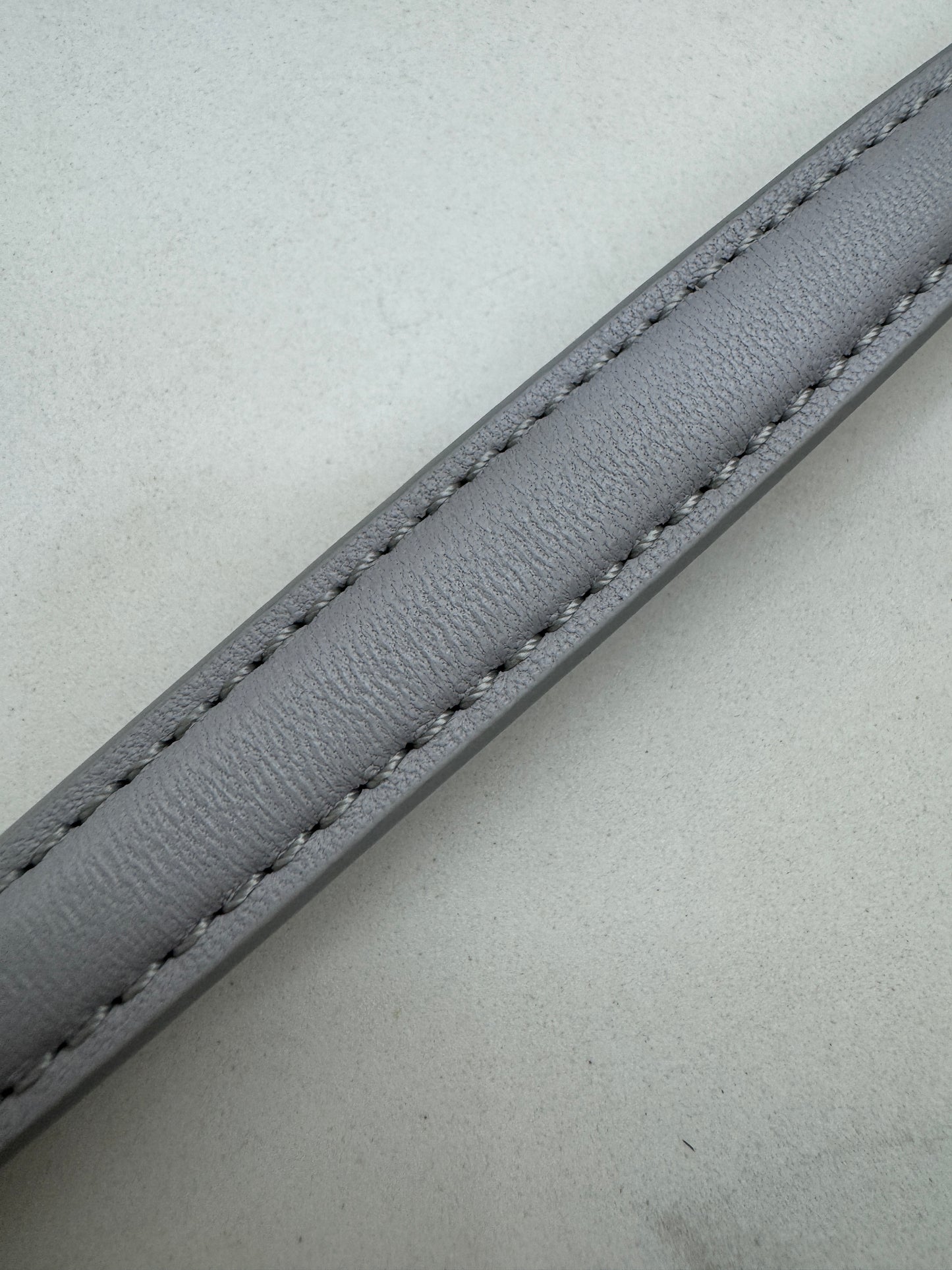 MIU MIU Wander Small 霧霾藍