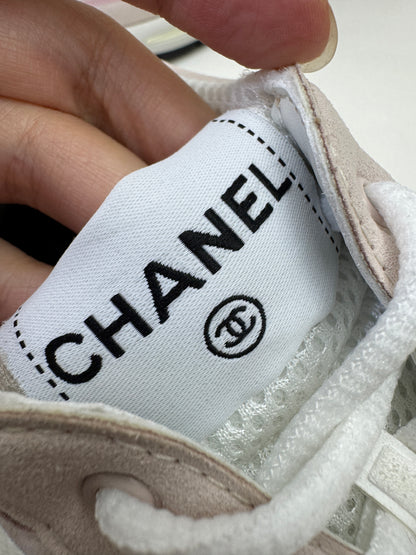 CHANEL 24S 淺粉色運動鞋