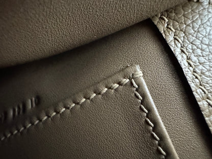 HERMES Kelly Danse 馬爾法米金扣 Evercolor 8Q GHW